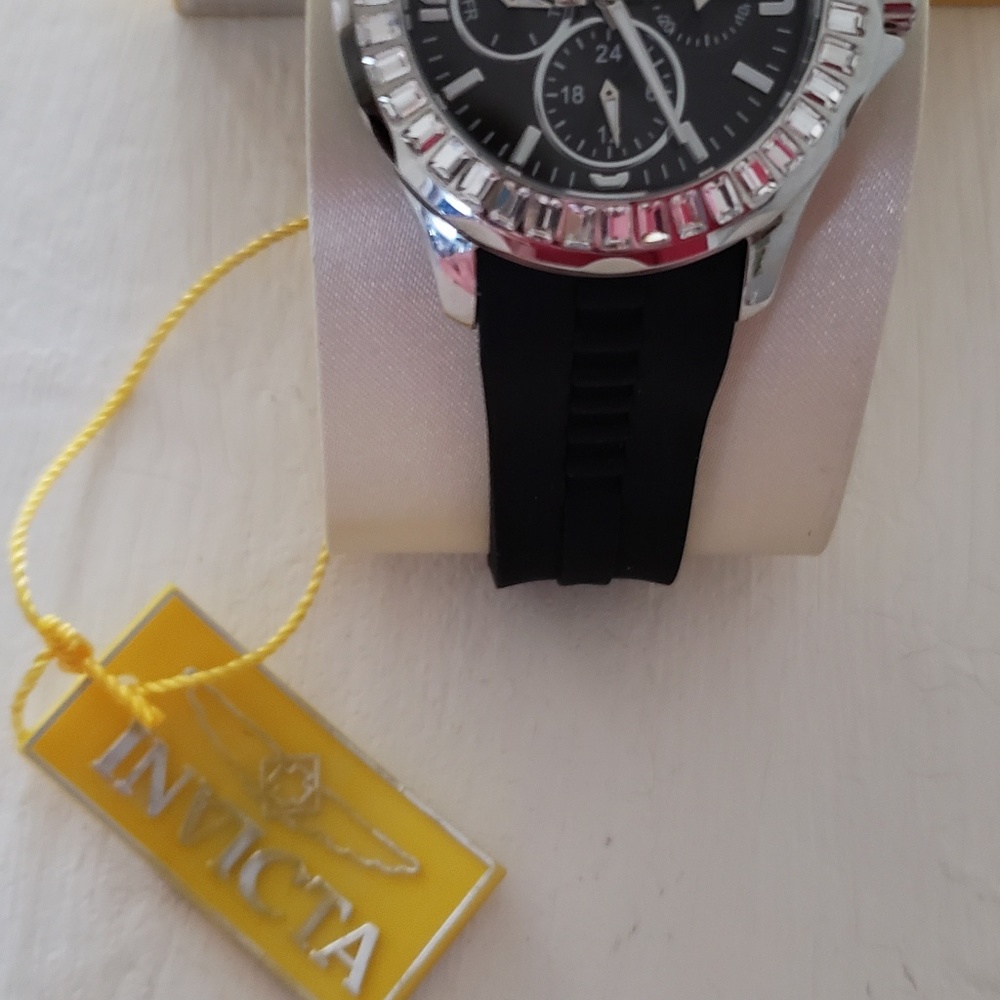 New and beautiful  Invicta watche - Picture 4 of 7